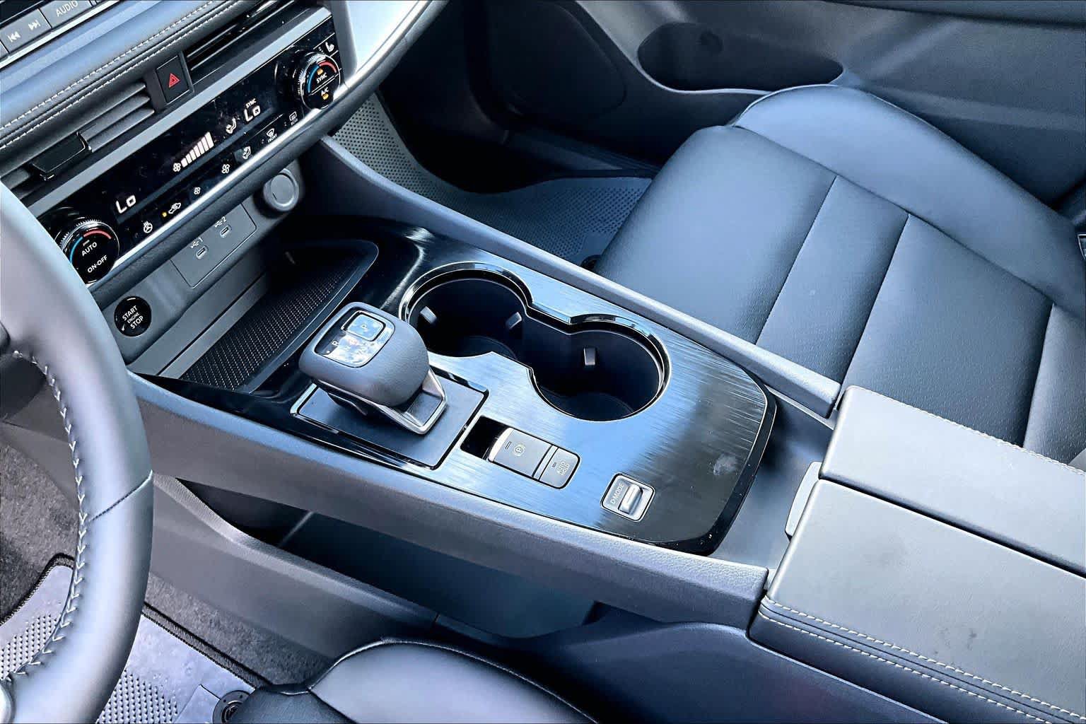 New 2027 Nissan Rogue Dark Armor FWD image 7