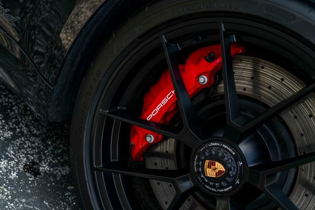 Used 2025 Porsche 911 Carrera 4 GTS AWD/4WD image 36