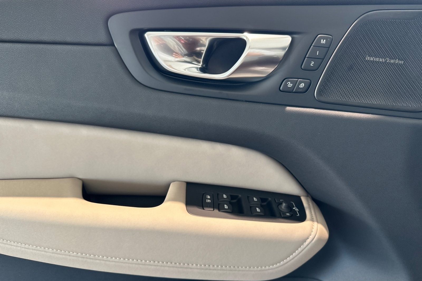 New 2026 Volvo XC60 B5 Plus w/ Climate Package image 14
