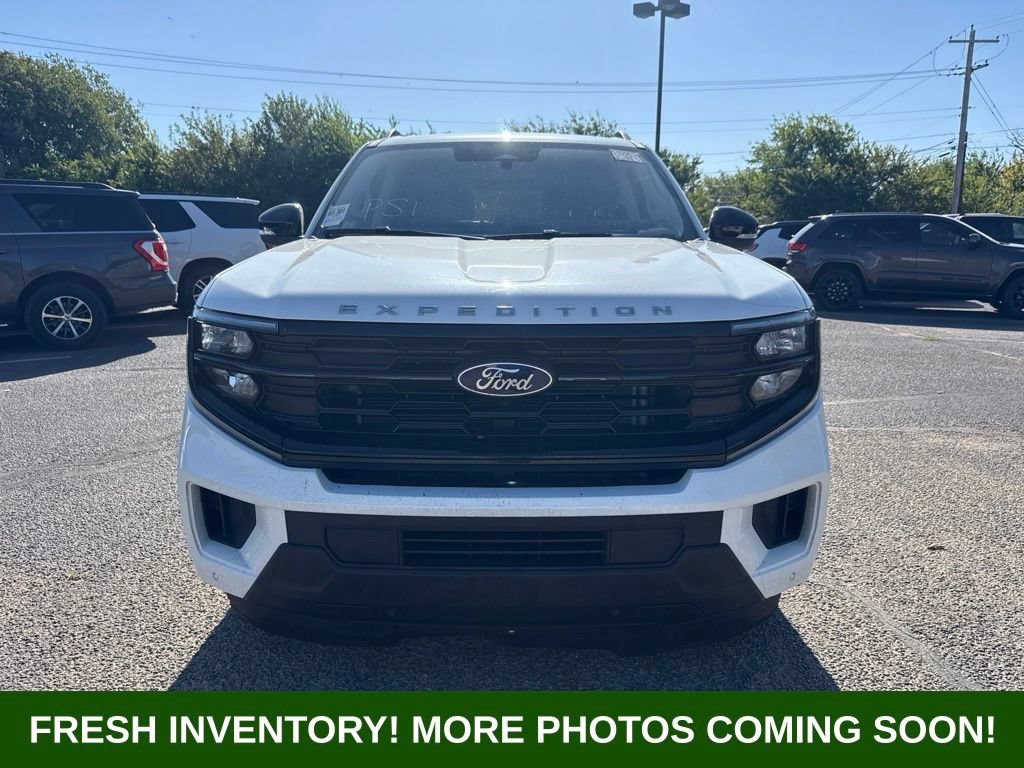 Used 2025 Ford Expedition Active AWD/4WD image 7