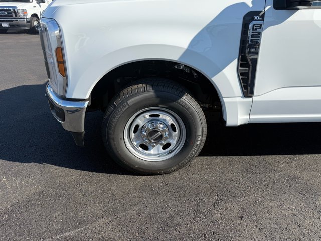 New 2026 Ford F250 XL w/ XL Chrome Package image 26