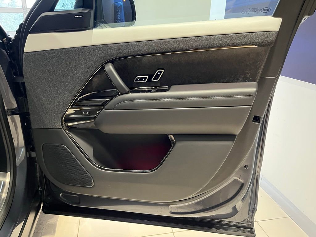 Used 2023 Land Rover Range Rover Sport First Edition image 43