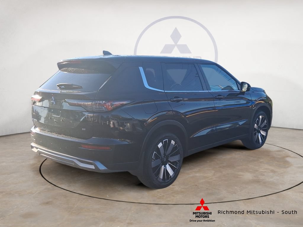 New 2026 Mitsubishi Outlander SE FWD image 3