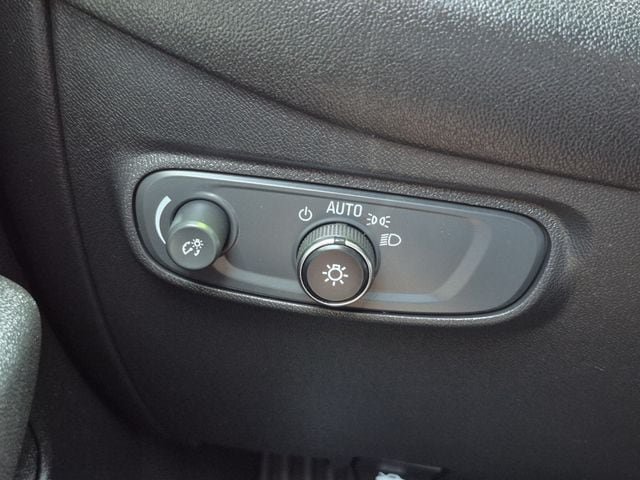 Used 2022 Chevrolet Equinox LS w/ LS Convenience Package FWD image 10
