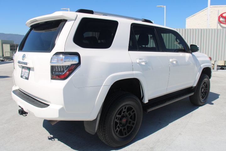 Certified 2019 Toyota 4Runner SR5 Premium AWD/4WD image 3
