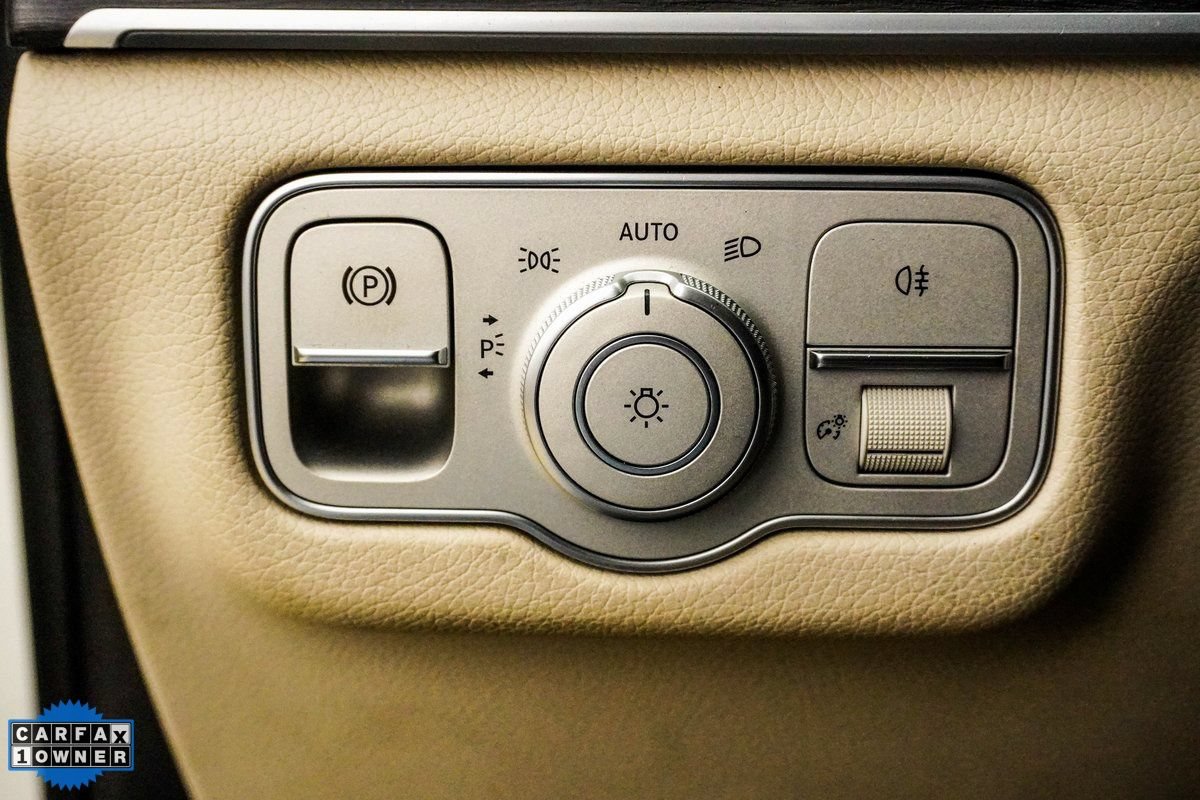 Used 2022 Mercedes-Benz GLE 580 4MATIC w/ Night Package image 32