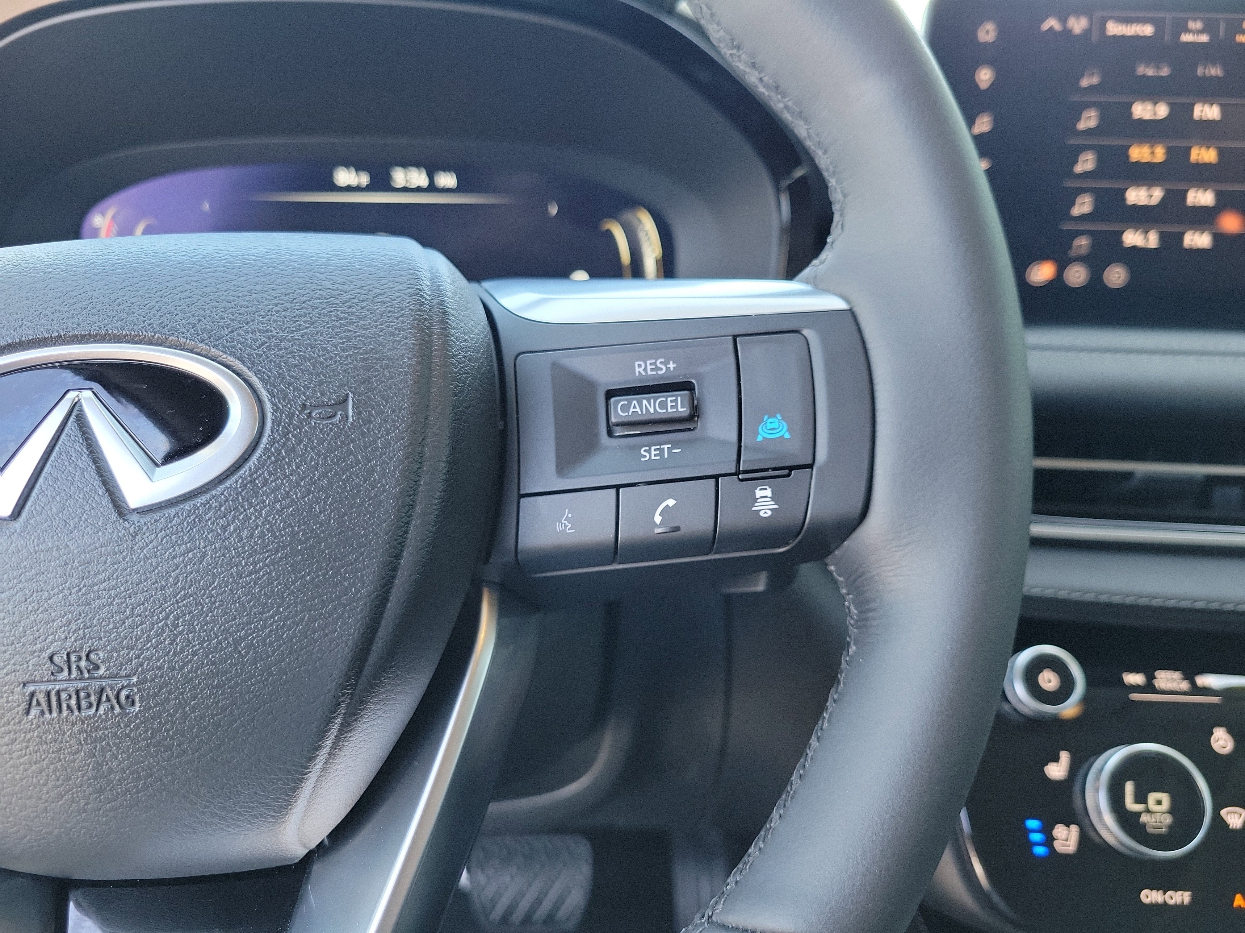 Certified 2026 INFINITI QX60 Luxe w/ Cargo Package image 32