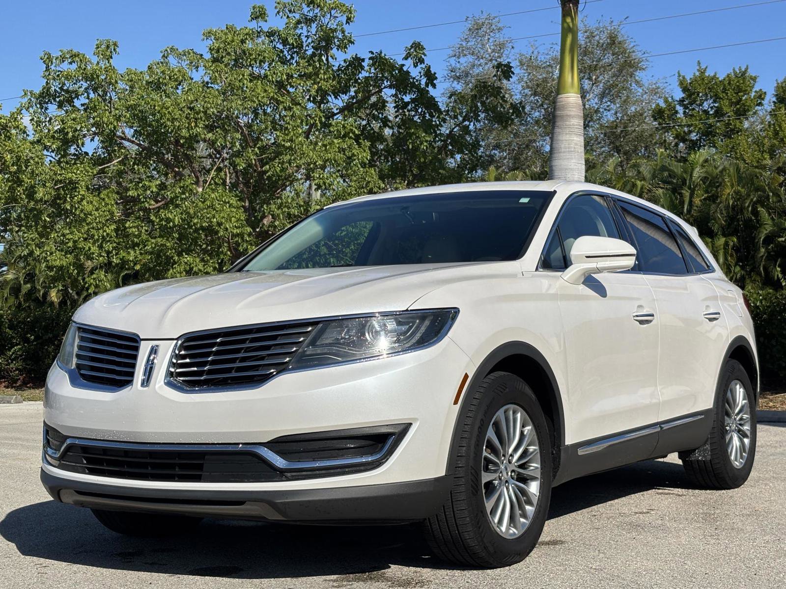 Used 2016 Lincoln MKX Select w/ Select Plus Package
