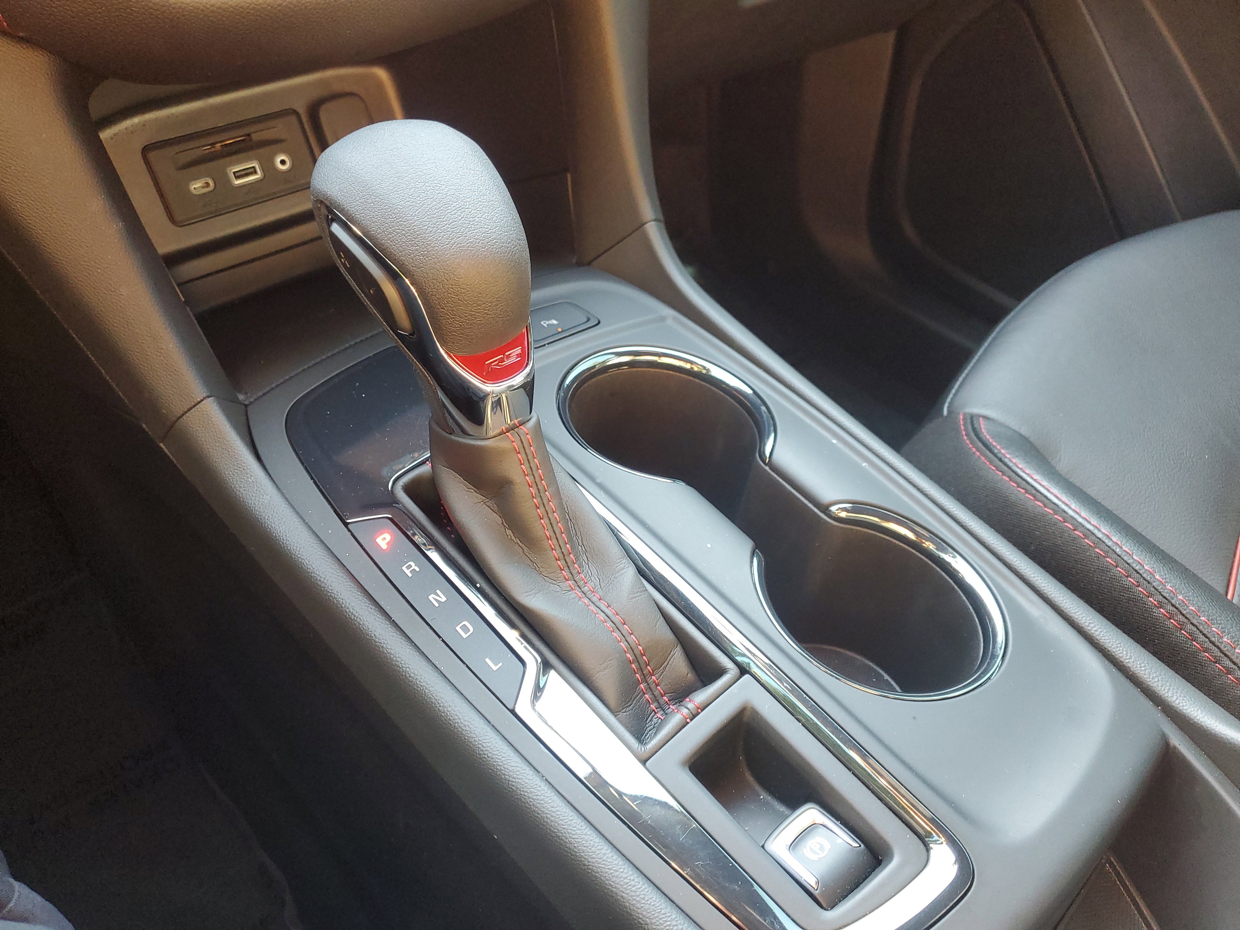 Used 2024 Chevrolet Equinox RS w/ RS Leather Package image 29