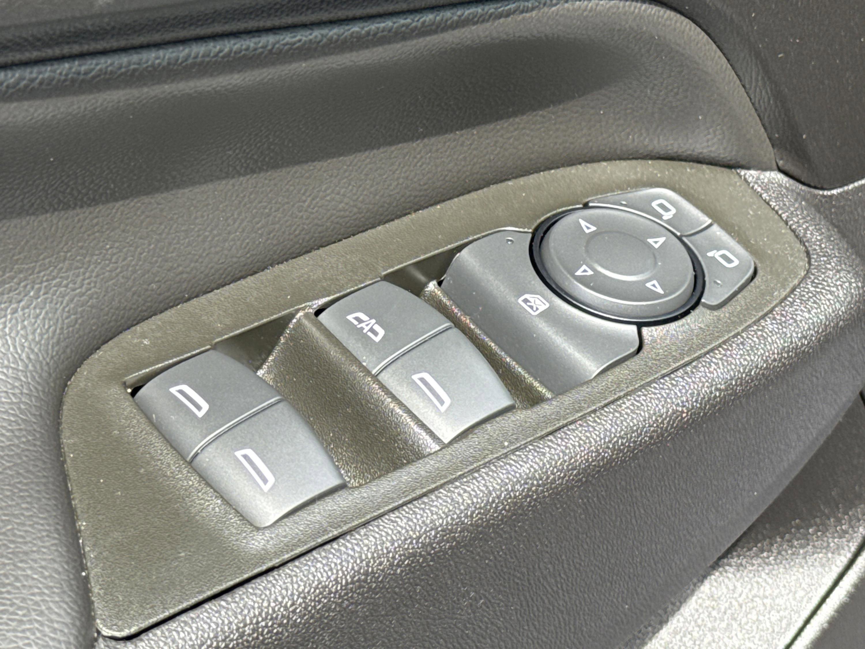 Used 2024 Chevrolet Equinox LT FWD image 21
