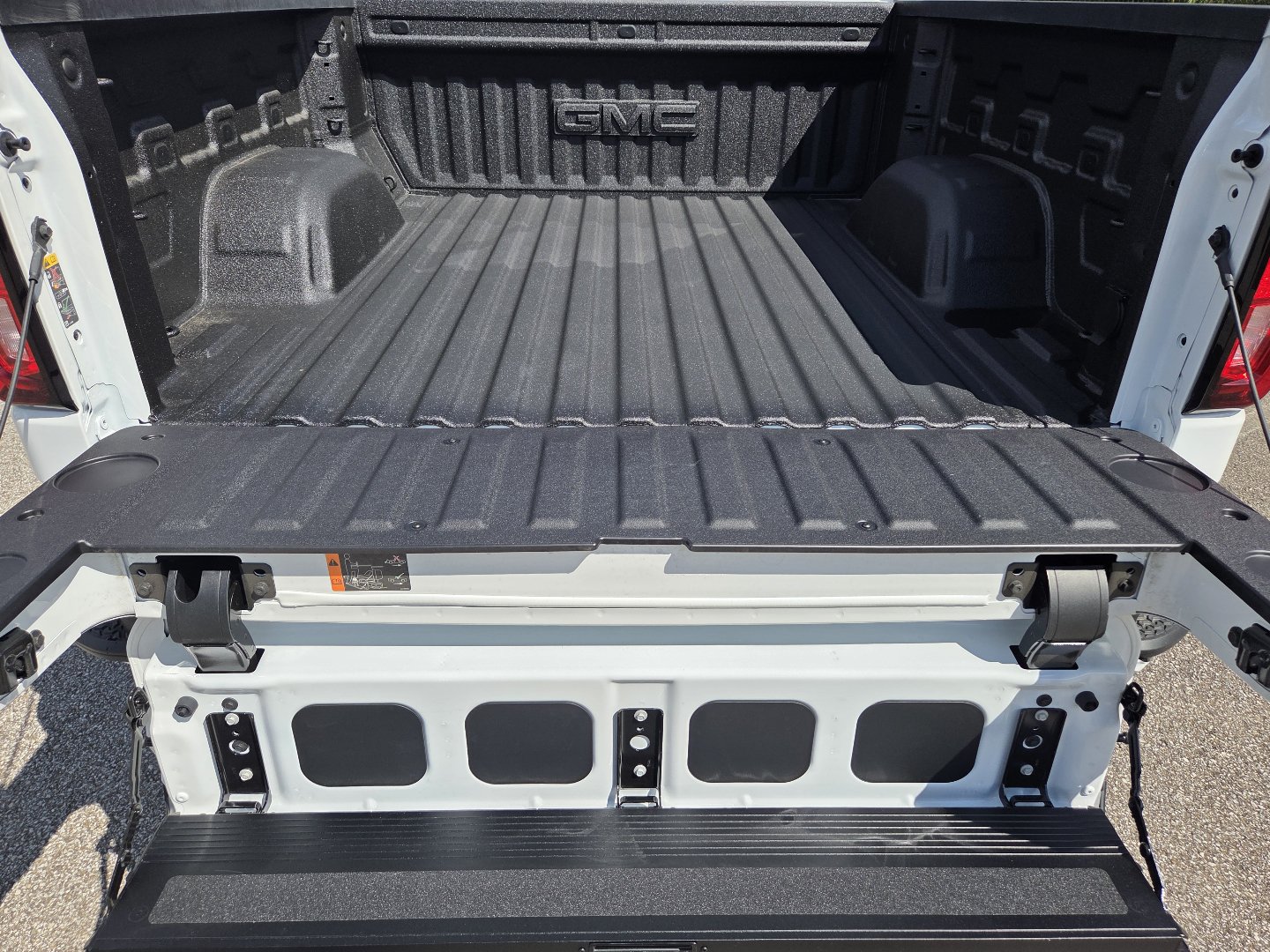 New 2026 GMC Sierra 1500 AT4 w/ AT4 Premium Package AWD/4WD image 24