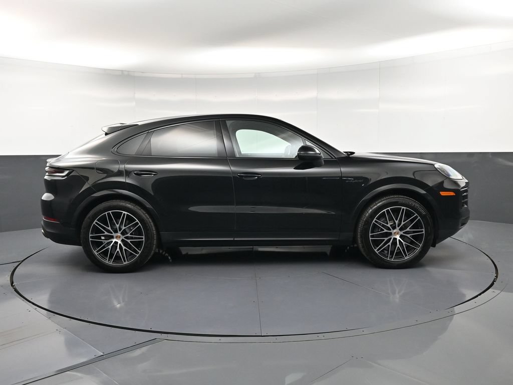 Certified 2026 Porsche Cayenne E-Hybrid Coupe AWD/4WD image 9