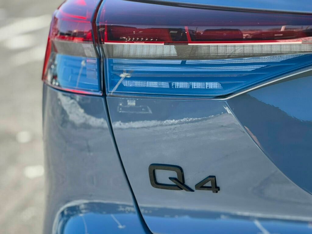Used 2024 Audi Q4 e-tron Premium Plus w/ Premium Plus image 11