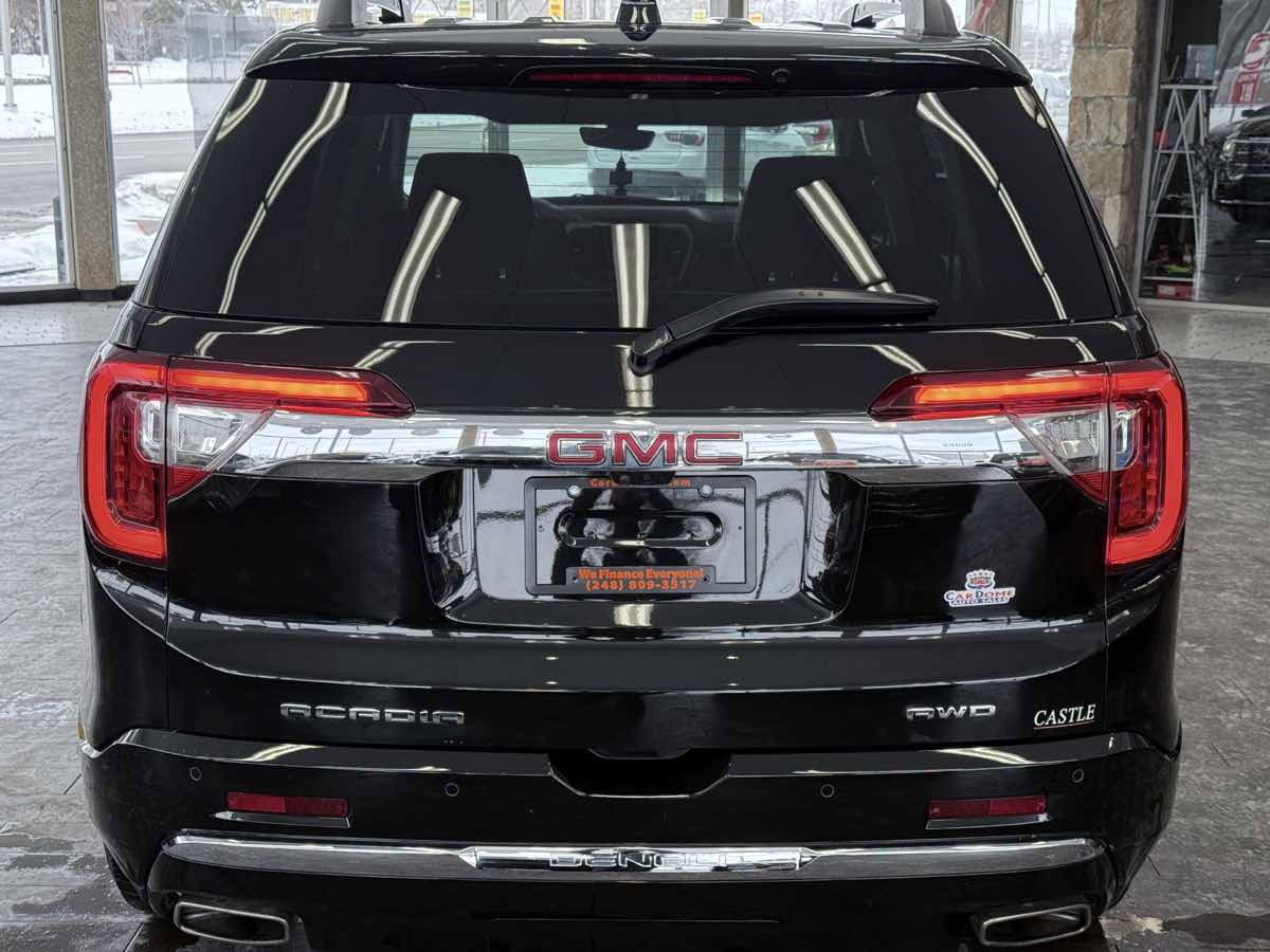Used 2023 GMC Acadia Denali w/ Denali Ultimate Package AWD/4WD image 11