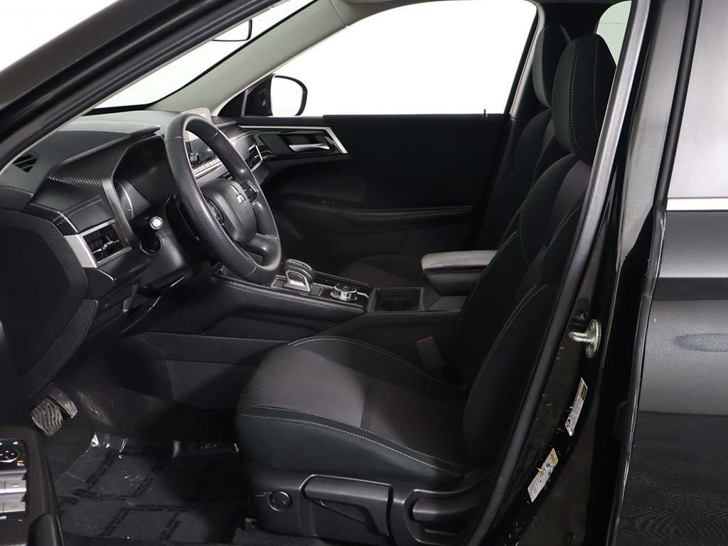 Used 2022 Mitsubishi Outlander ES image 20