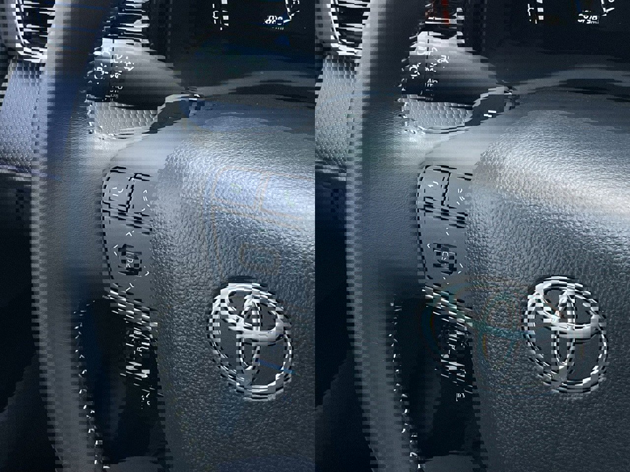 Used 2025 Toyota Camry SE image 22