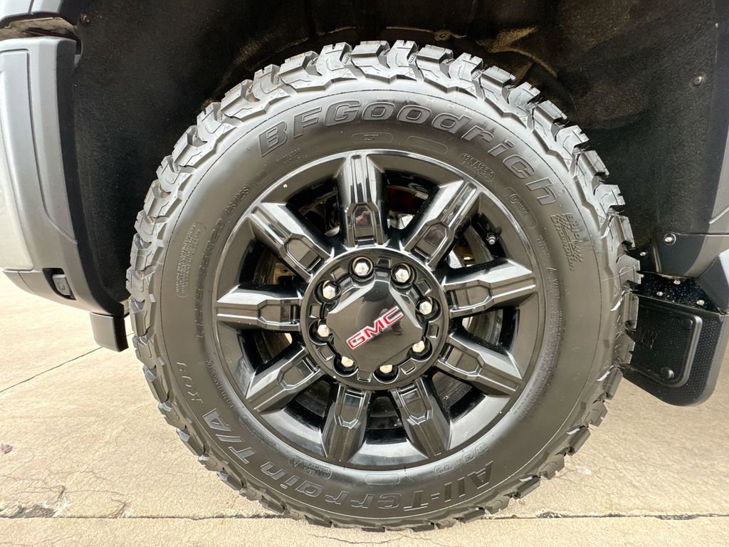 Used 2025 GMC Sierra 2500 AT4 image 33