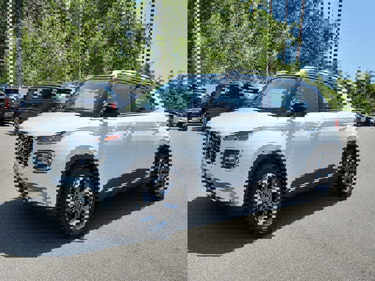 Certified 2026 Hyundai Venue SEL FWD image 2