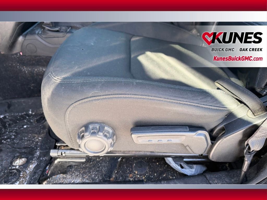 Used 2023 Jeep Wrangler Sport image 7