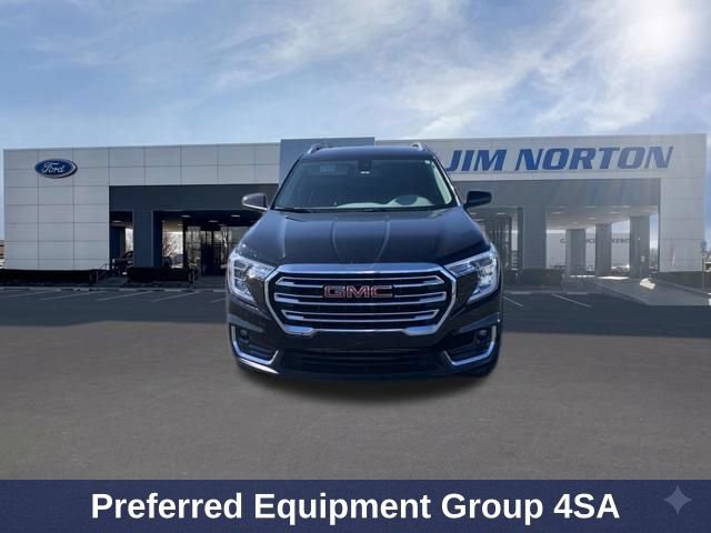 Used 2024 GMC Terrain SLT AWD/4WD image 3