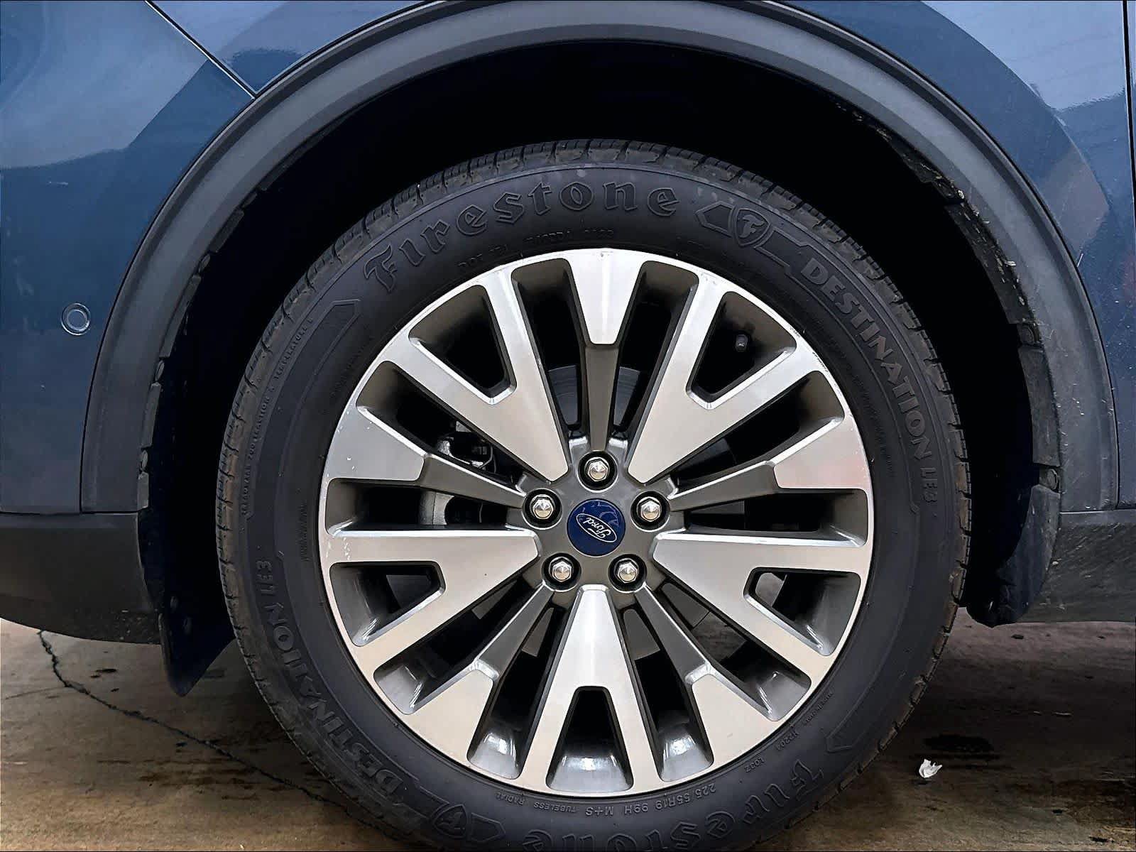 Used 2020 Ford Escape Titanium w/ Titanium Premium Package 2.0 AWD/4WD image 12