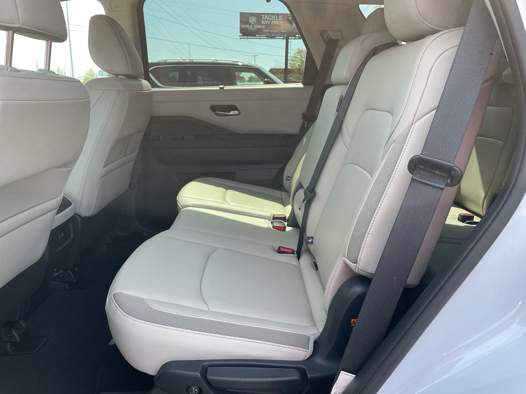 Certified 2025 Nissan Pathfinder SL image 19