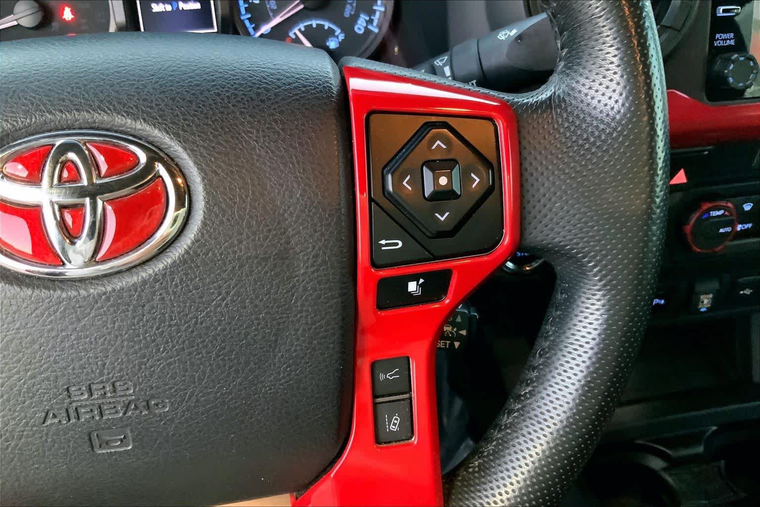 Used 2022 Toyota Tacoma TRD Off-Road w/ Technology Package AWD/4WD image 23
