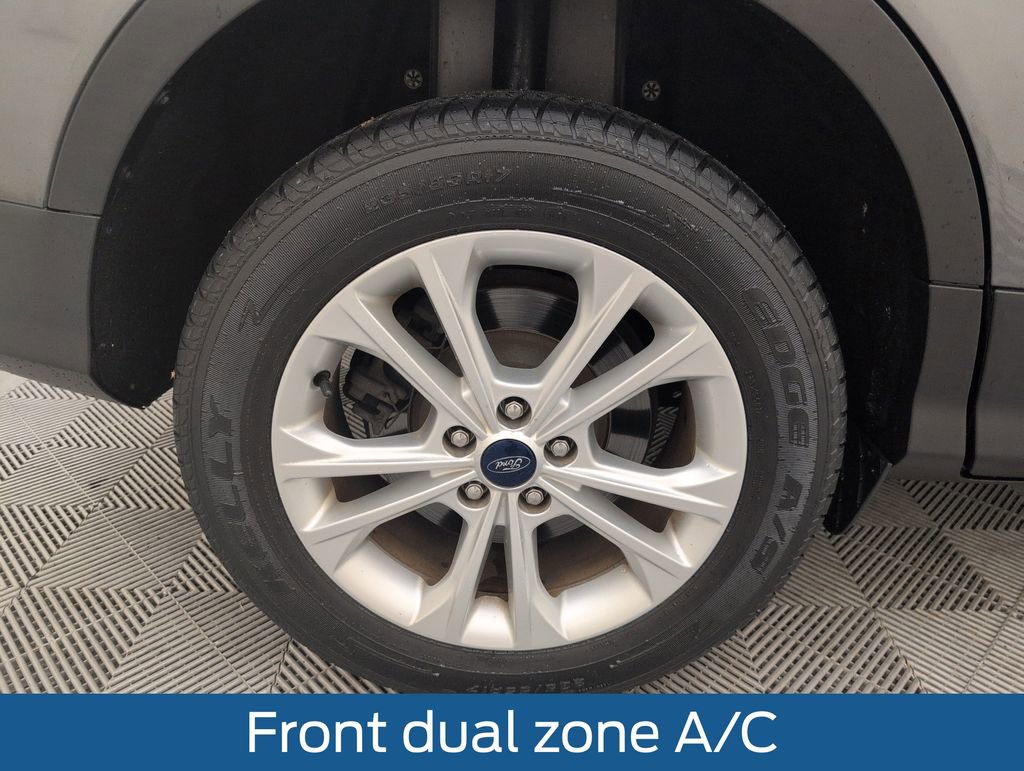 Used 2017 Ford Escape SE w/ Equipment Group 201A FWD image 19