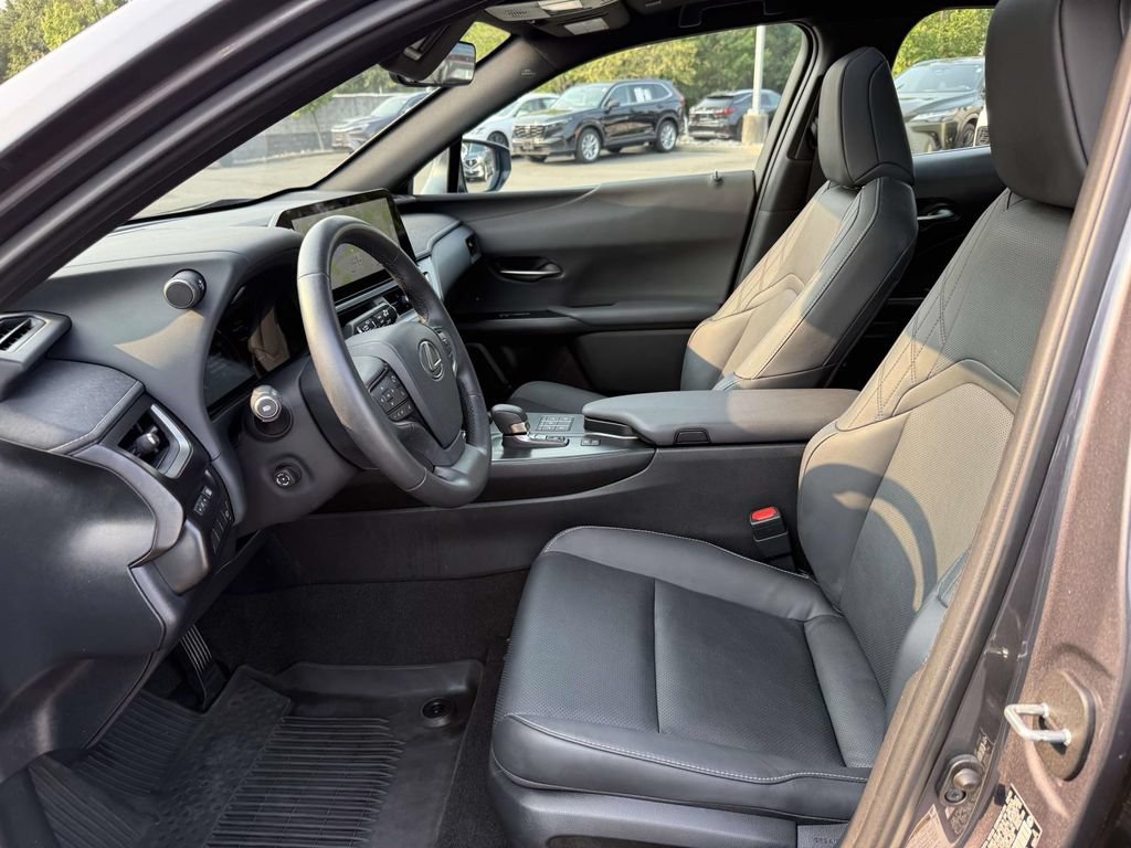 Used 2025 Lexus UX 300h AWD w/ Accessory Package (Z1) image 13