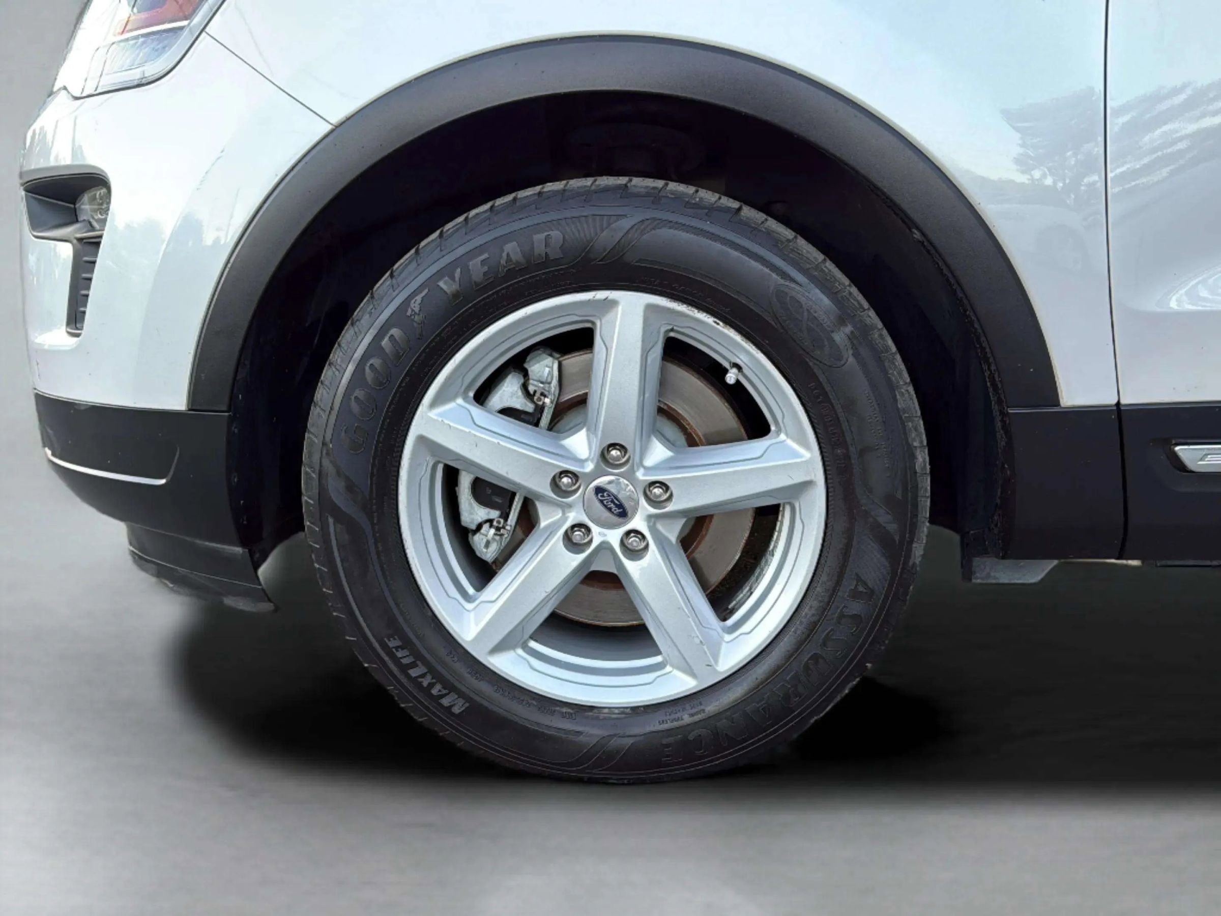 Used 2018 Ford Explorer XLT w/ Equipment Group 202A image 39