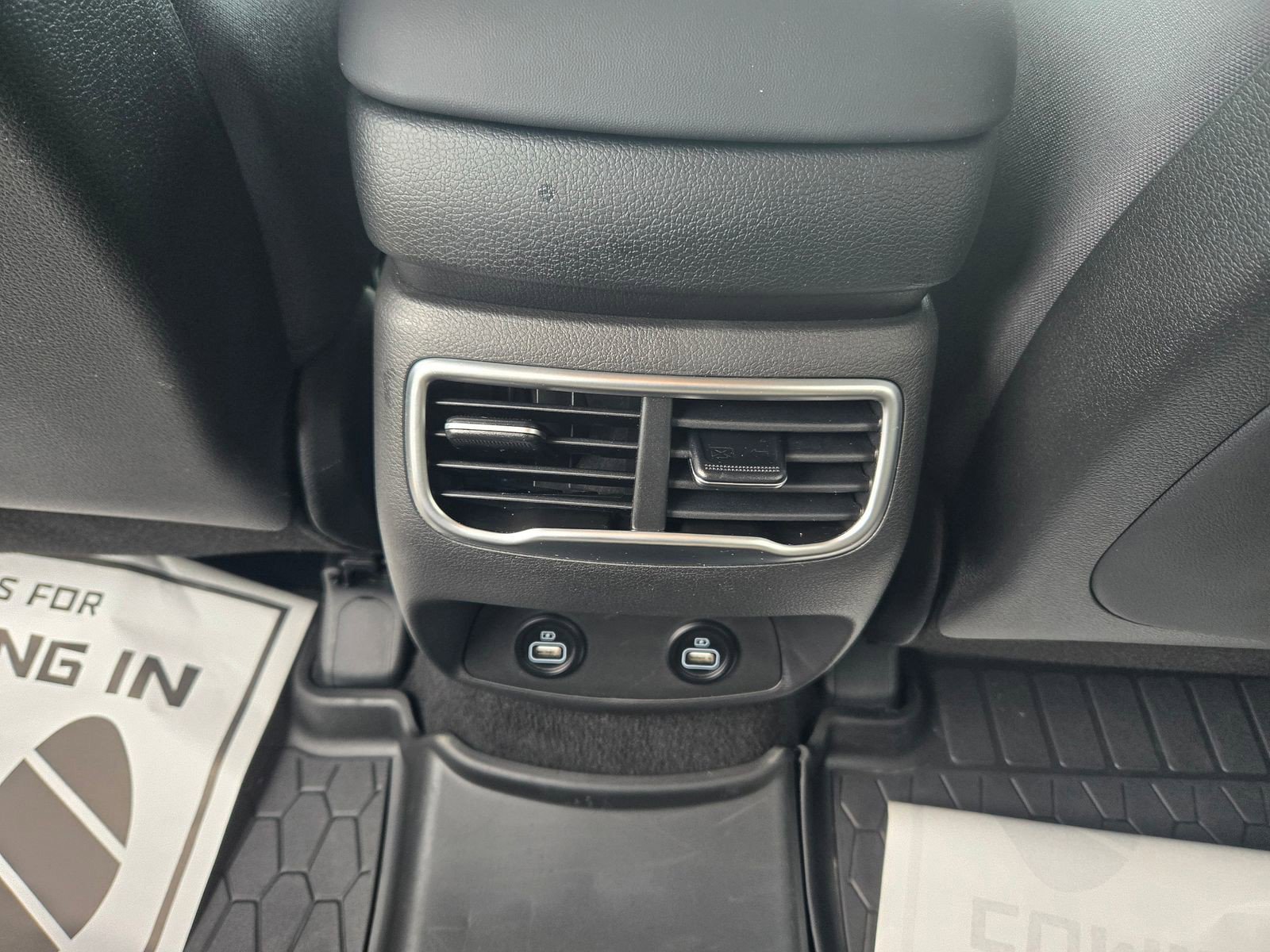 Certified 2023 Hyundai Santa Fe SE image 12