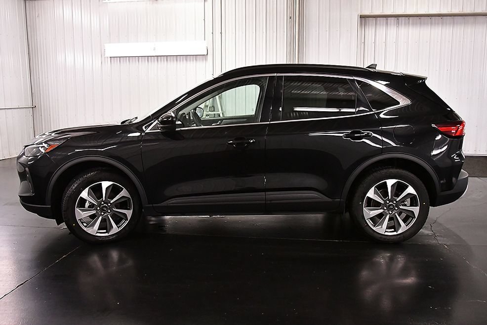 Used 2024 Ford Escape Platinum AWD/4WD image 4