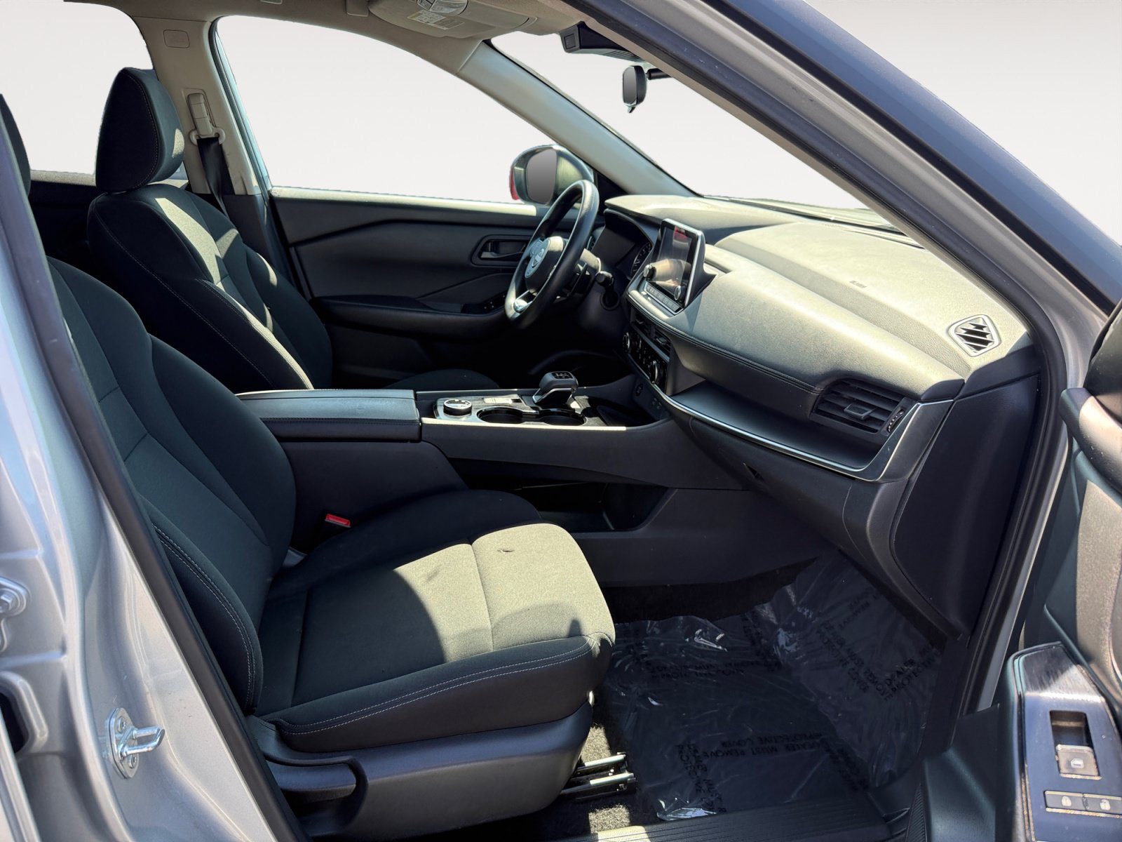 Used 2024 Nissan Rogue S AWD/4WD image 19