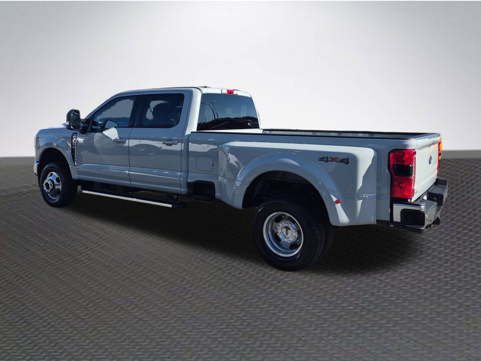 New 2026 Ford F350 XLT w/ XLT Premium Package image 5