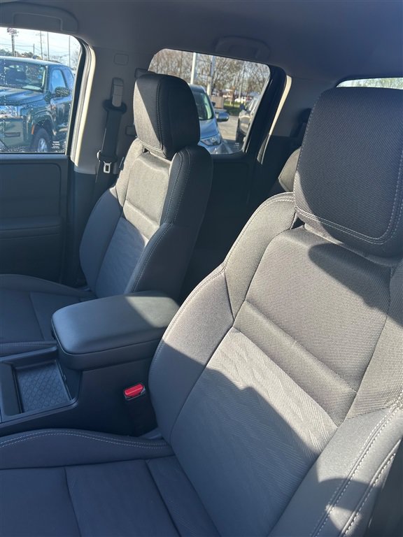 Used 2024 Nissan Frontier SV w/ SV Convenience Package RWD image 7