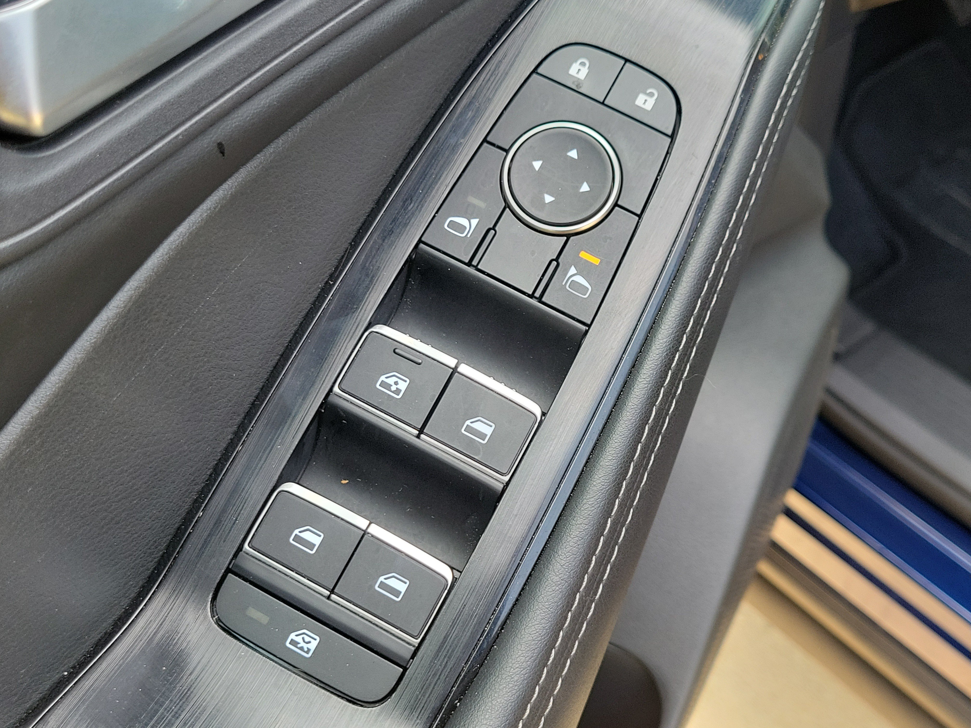 Used 2026 Nissan Rogue SL FWD image 14