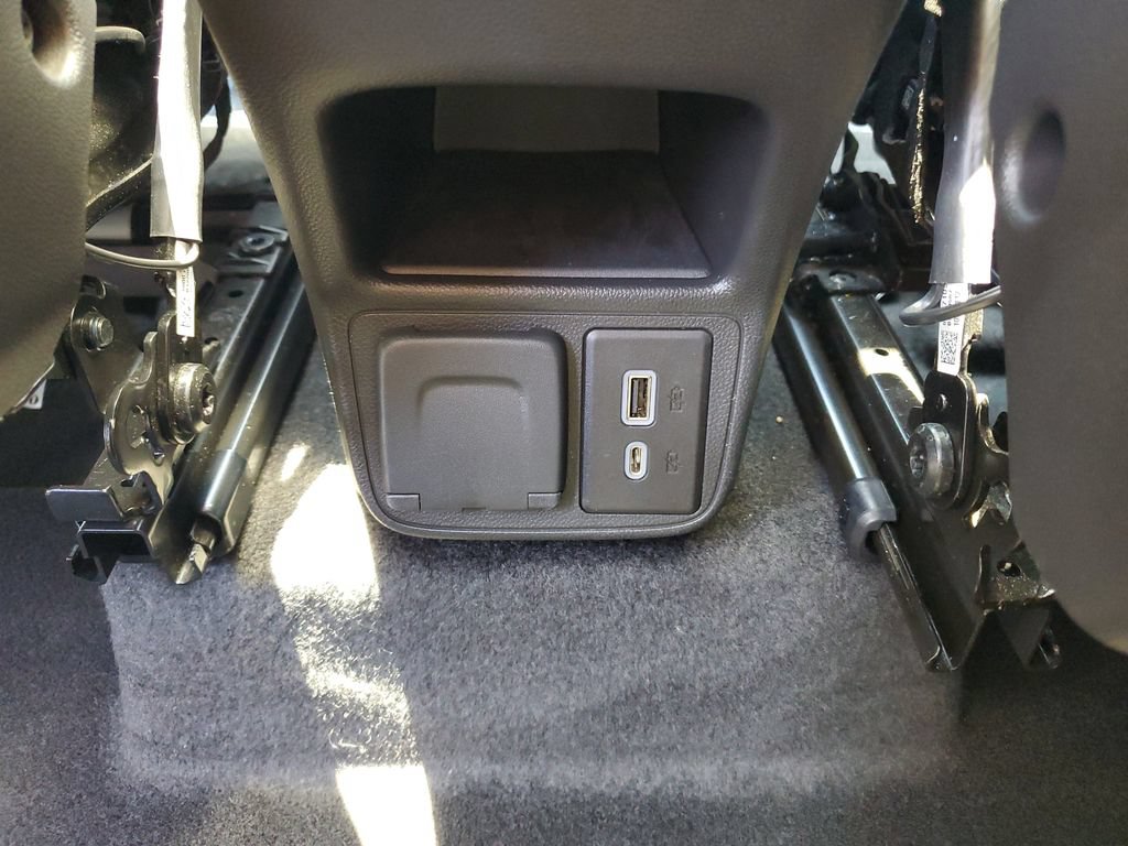 Used 2023 Chevrolet TrailBlazer RS w/ Sun and Liftgate Package FWD image 14