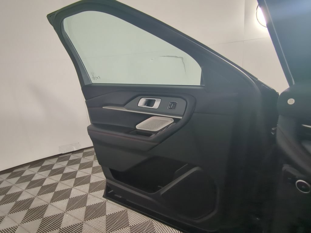 Certified 2025 Ford Explorer ST AWD/4WD image 12