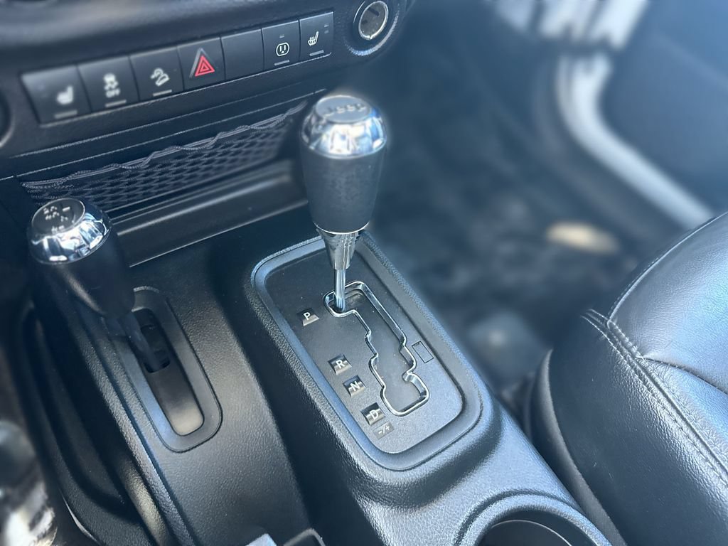 Used 2018 Jeep Wrangler Unlimited Sahara AWD/4WD image 20