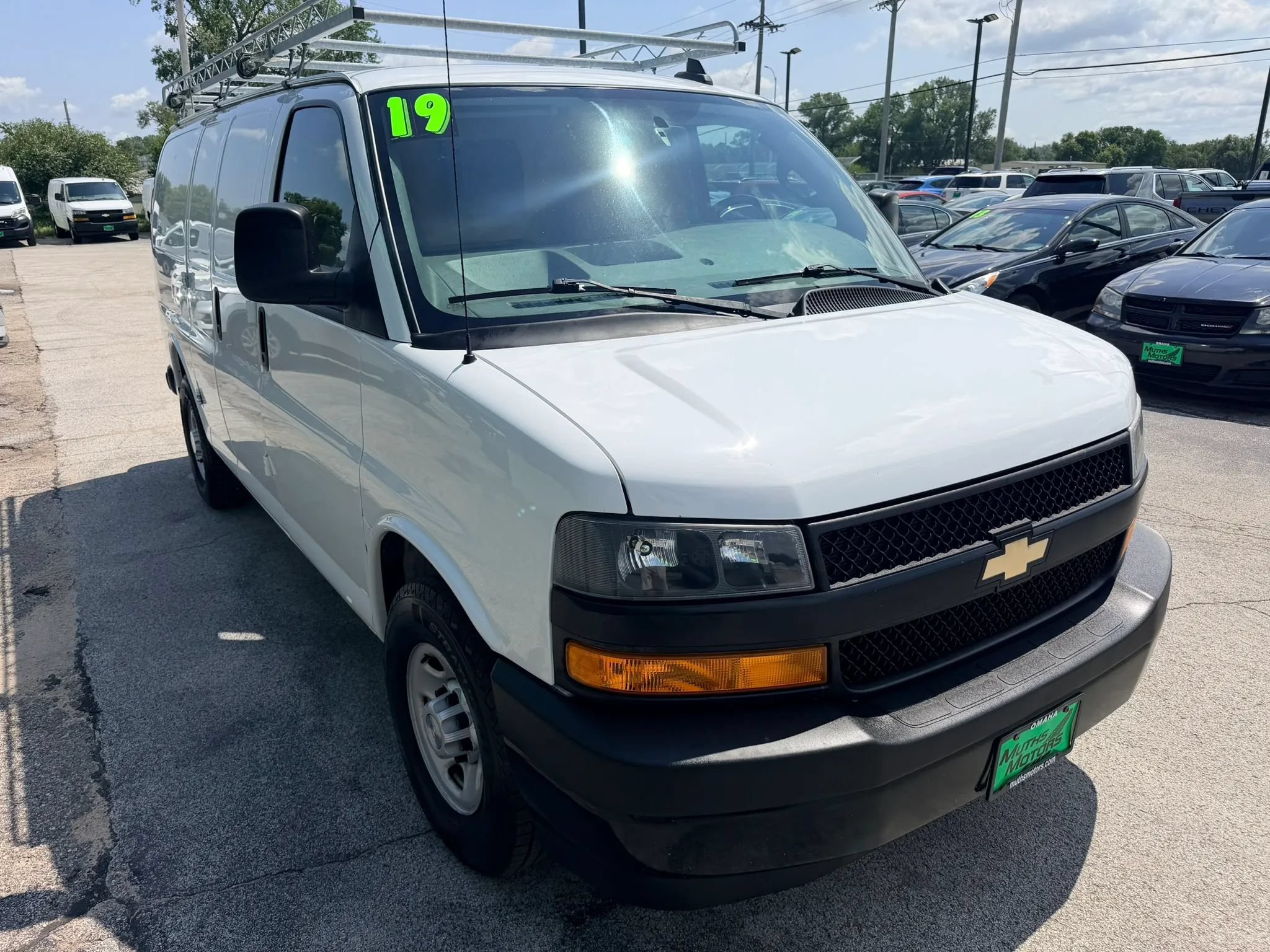 Used 2019 Chevrolet Express 3500 w/ Driver Convenience Package RWD image 2