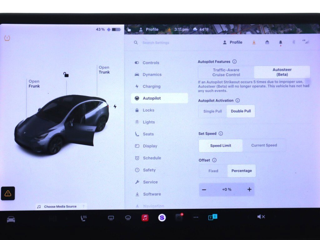 Used 2020 Tesla Model Y Long Range image 21