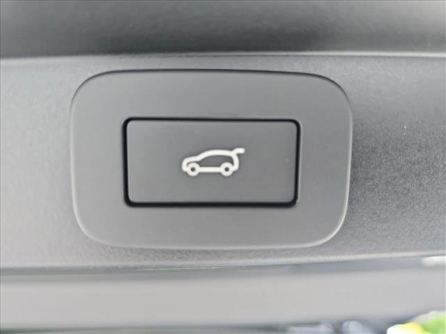 New 2025 Land Rover Range Rover SE image 14