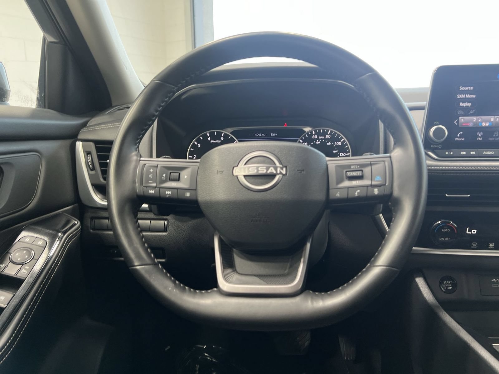 Used 2025 Nissan Rogue SV AWD/4WD image 14