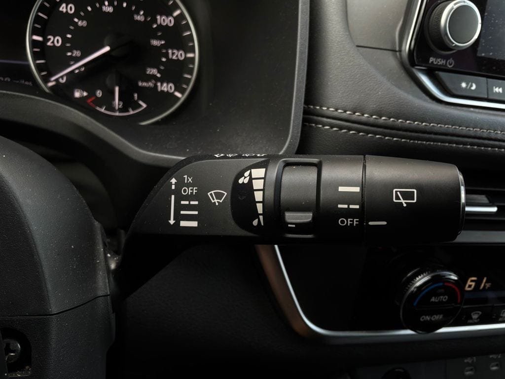 Used 2025 Nissan Rogue SV FWD image 34