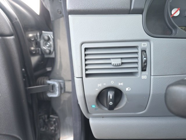 Used 2005 Chrysler Crossfire Limited image 12