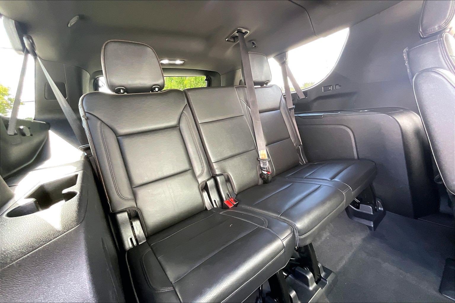 Used 2021 Chevrolet Suburban High Country w/ Premium Package AWD/4WD image 33