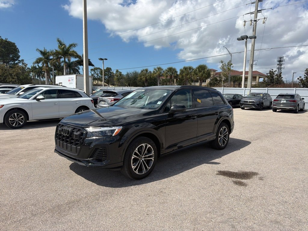 Used 2025 Audi Q7 2.0T Premium w/ Convenience Plus Package image 5