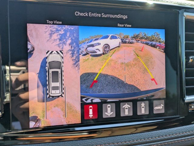 New 2026 Chrysler Pacifica Pinnacle FWD image 18