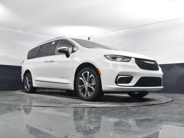 New 2026 Chrysler Pacifica Pinnacle w/ Trailer Tow Group AWD/4WD image 49
