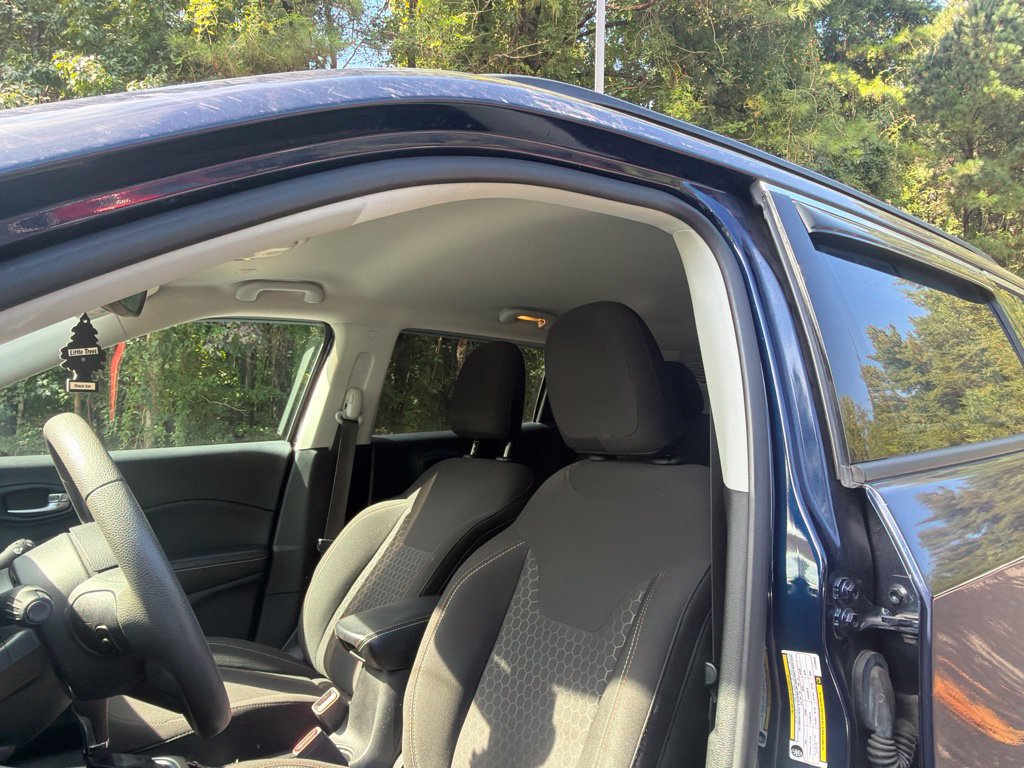 Used 2020 Jeep Compass Sport w/ Tech Group FWD image 11